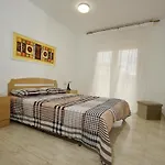 Villa Casa Espaciosa Con Piscina Privada, Wifi Y Barbacoa A 15 Minutos De La Playa En - Hisp-7-19 *